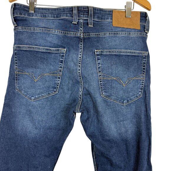 Guess Mens Athletic Tapered Denim Jeans Sz 32x32 (Actual 33 x 28) Med Dark Wash - Picture 8 of 11